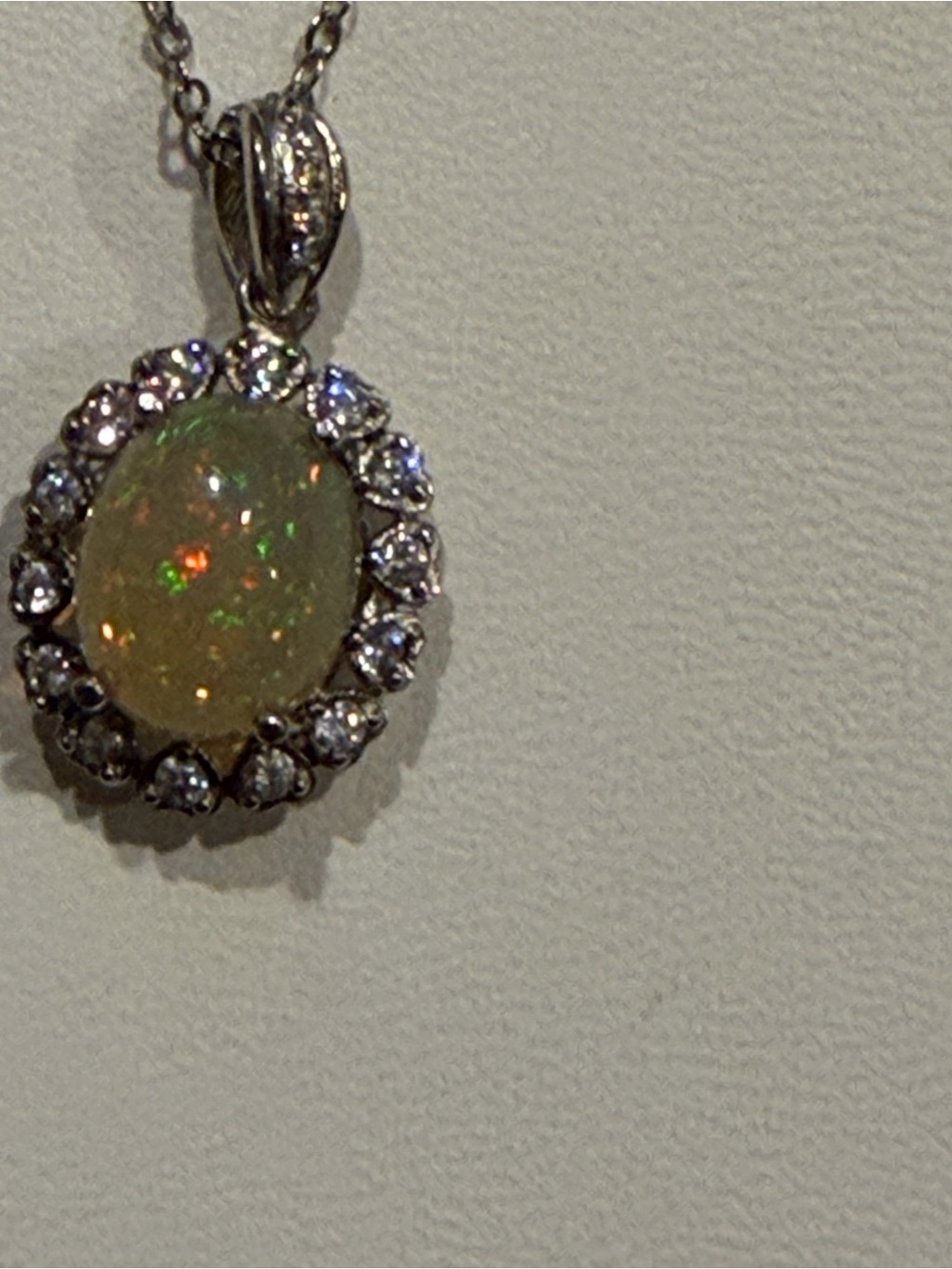 S925 Sterling Silver Oval Opal Halo Pendant Necklace NWOT